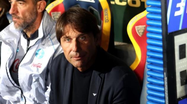 Conte đang gặp vấn đề ở Napoli.