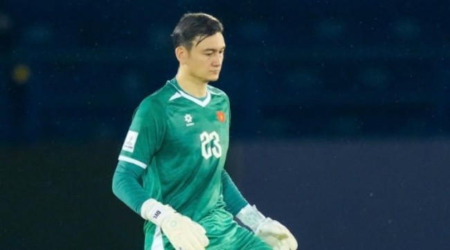 Thủ môn Văn Lâm trong màu áo tuyển Việt Nam.