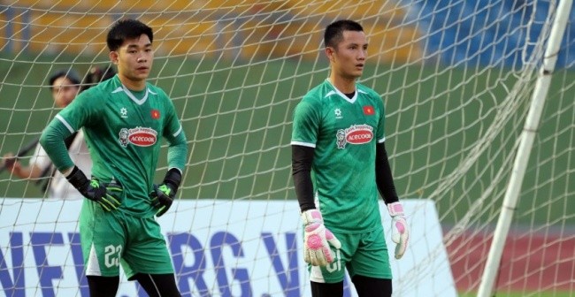 Đình Triệu sẽ cạnh tranh với Văn Lâm.