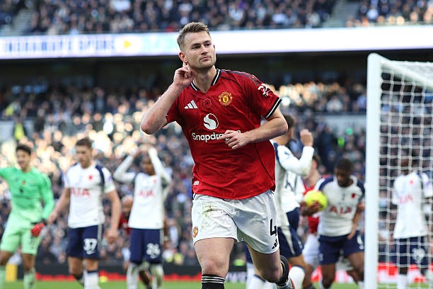 De Ligt đã trở thành trụ cột của Man Utd. 