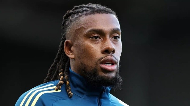 Iwobi chia sẻ điều kiện nơi ở khi lên tuyển.