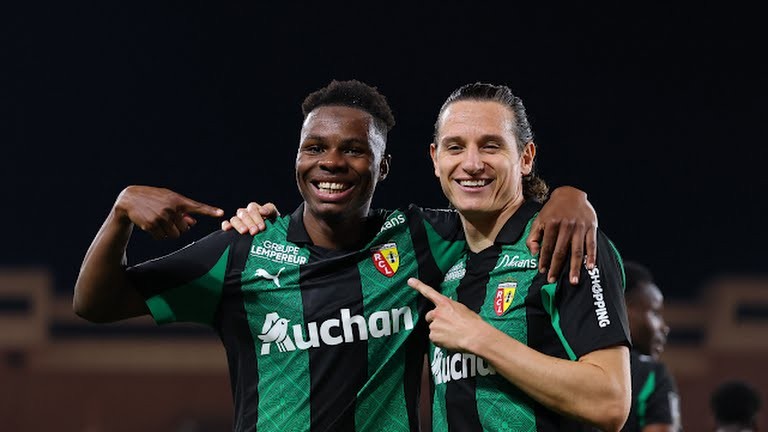 Lens đã có một trận đấu bùng nổ.