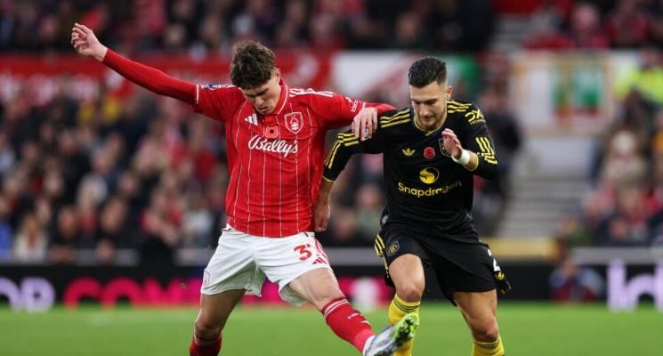 Dalot là mắt xích yếu nơi hàng thủ MU.