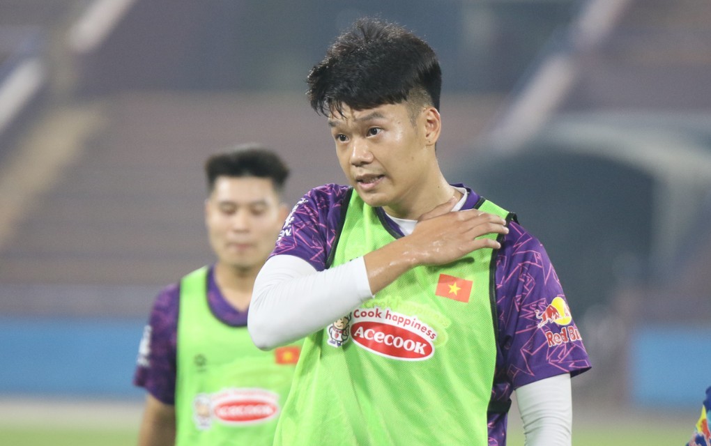 Nguyễn Thành Chung trở lại giúp mang đến nhiều phương án cho hàng thủ tuyển Việt Nam. Ảnh: VFF.