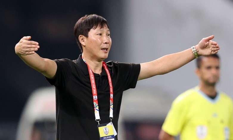 HLV Kim Sang-sik nhiều khả năng sẽ có những thử nghiệm nhân sự trong trận gặp Lào. Ảnh: VFF.