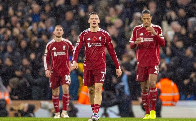 Liverpool chưa thể thoát khỏi khủng hoảng sau thất bại trước Man City