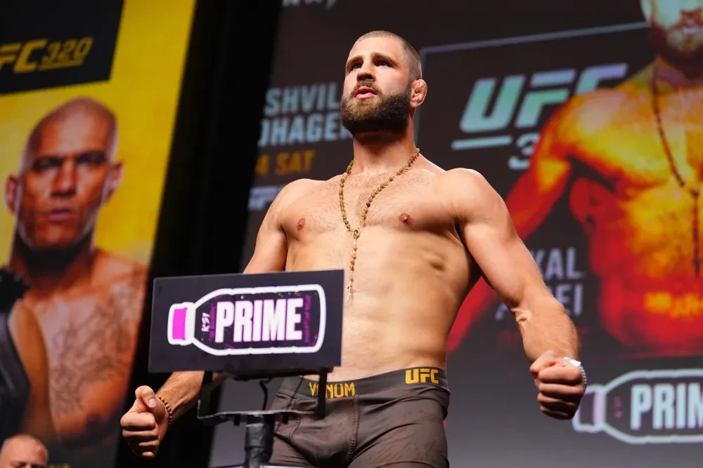 Jiri Prochazka tại buổi cân thử cho UFC 320