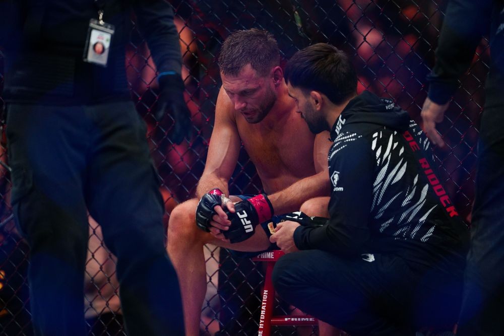 Reinier de Ridder trong trận đấu với Brendan Allen tại UFC Vancouver