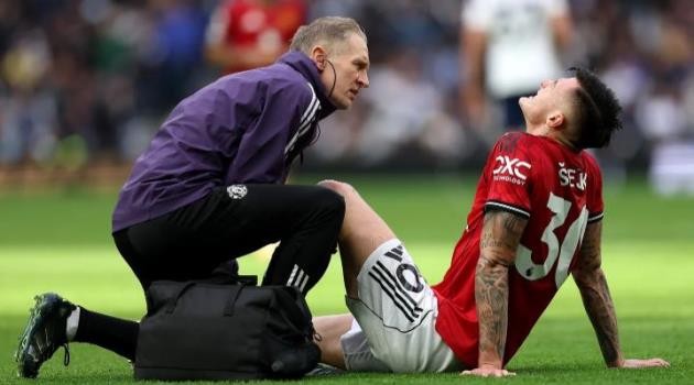 Chấn thương của Sesko khiến MU lo lắng.