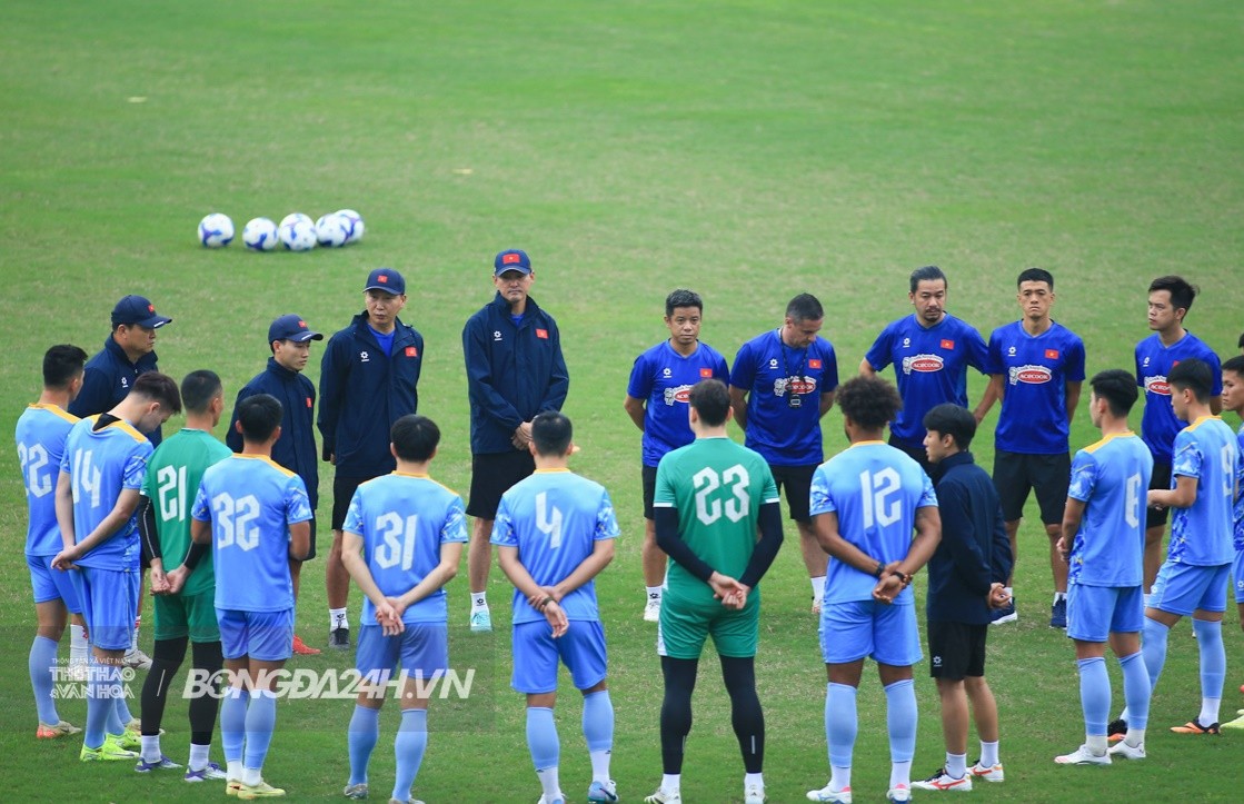 Tuyển Việt Nam tập luyện. (Nguồn: Bongda24h).