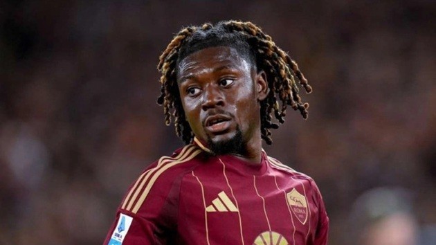 Anh giúp Roma cạnh tranh ngôi đầu.