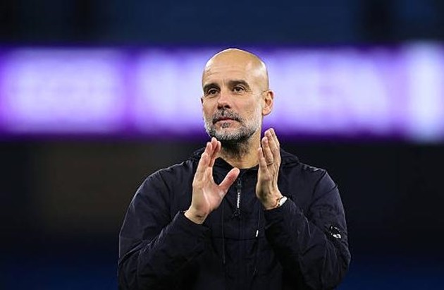 Pep Guardiola đã đáp trả những lời chỉ trích.