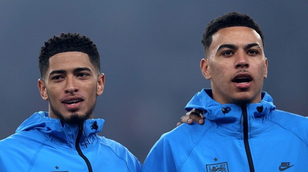 Jude Bellingham và Morgan Rogers sẽ phải cạnh tranh vị trí.