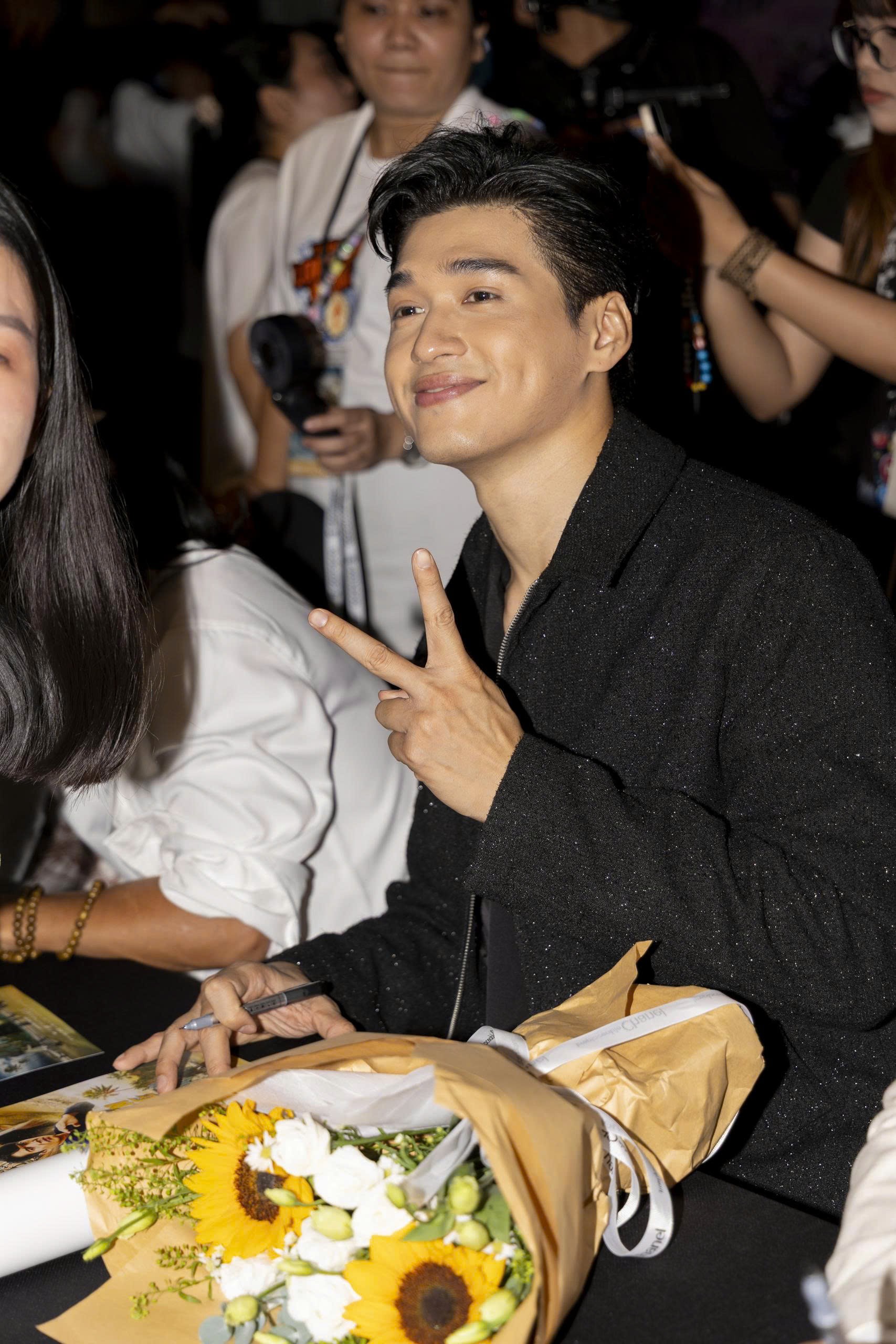 z7215196153534_27448e87fe381328d1453978e4c01c3e