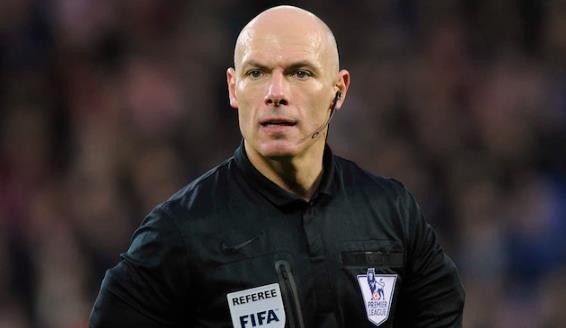 Howard Webb hiện là Giám đốc điều hành của PGMOL (Tổ chức Trọng tài Chuyên nghiệp Anh).
