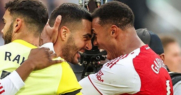 Arsenal là bậc thầy của các pha bóng cố định tại Ngoại hạng Anh