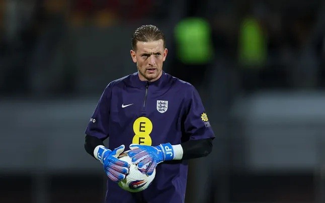 Pickford là thủ môn số 1 của Tam sư.