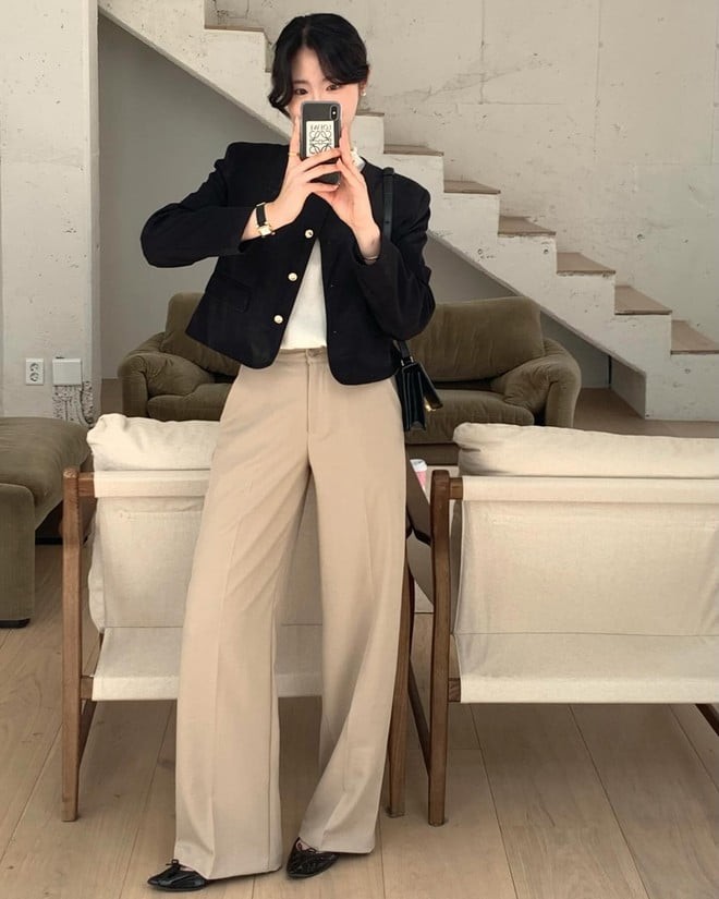 Gam màu be mang đến cảm giác ấm áp, mềm mại, giúp tôn da và khiến tổng thể trở nên hài hòa hơn.