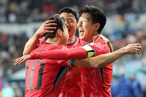 Son Heung-min tỏa sáng. 