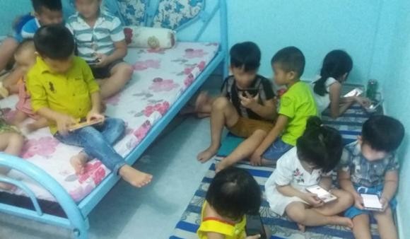 Một số trẻ học giỏi nhưng ngoài việc làm bài tập thì gần như không biết tự chăm sóc bản thân: không dọn phòng, gấp quần áo, rửa bát, quên chìa khóa hay làm đổ nước đều phải nhờ bố mẹ.