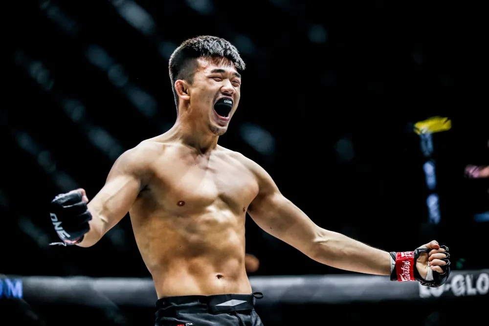 Christian Lee trong trận đấu tại ONE Championship