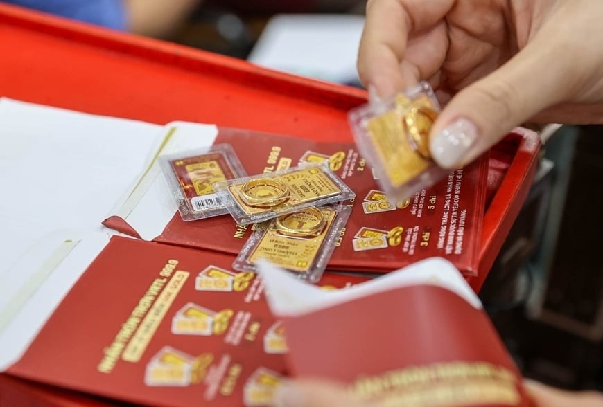 Giá vàng thế giới giảm mạnh sau khi Chính phủ Mỹ kết thúc tình trạng đóng cửa. 