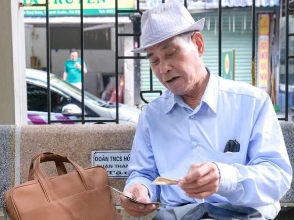 Tăng 300.000 đồng/tháng cho người có mức hưởng dưới 3.200.000 đồng/tháng.

