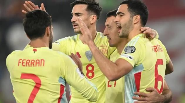 Tây Ban Nha giành thắng lợi thuyết phục.