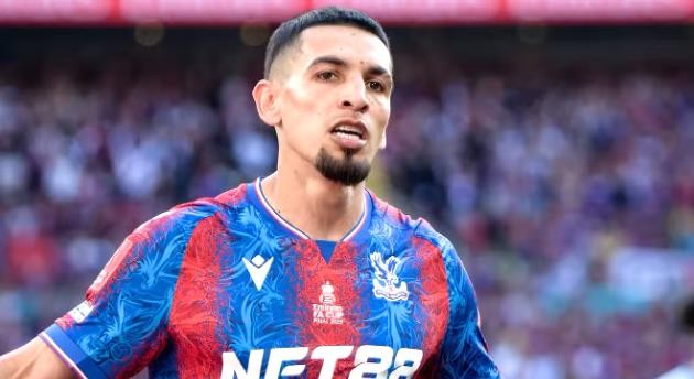 Daniel Munoz là hậu vệ phải chất lượng.