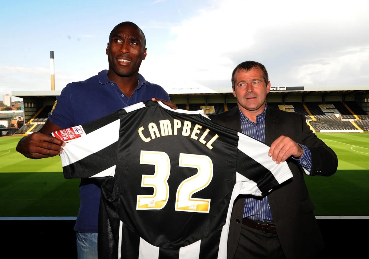 Sol Campbell bất ngờ được công bố gia nhập Notts County.