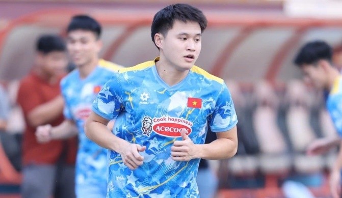 Gia Bảo bất ngờ khi được triệu tập lên tuyển.