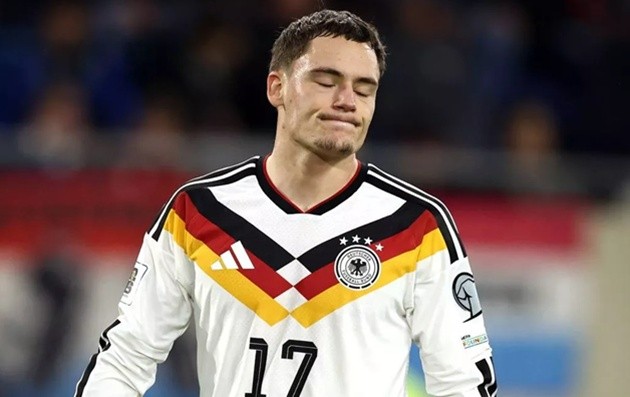 Wirtz được Woltdemate bảo vệ