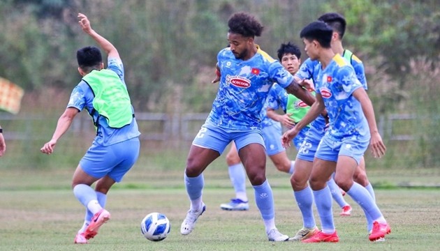 HLV Kim cần cẩn trọng với thể trạng của Xuân Son.