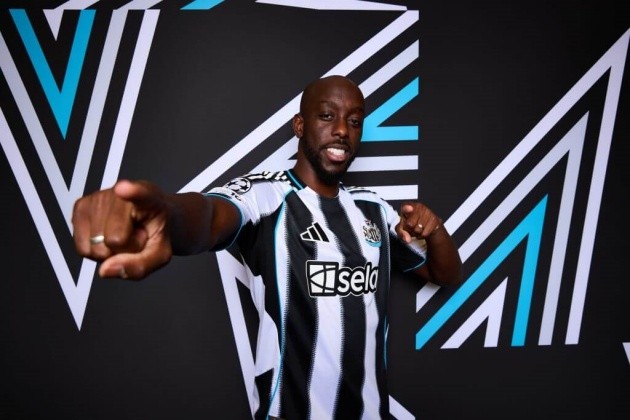 Sự nghiệp của Yoane Wissa tại Newcastle bị trì hoãn do chấn thương dai dẳng khi làm nhiệm vụ quốc tế.