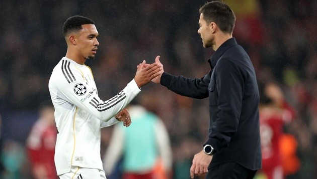 Alexander-Arnold nỗ lực tập luyện