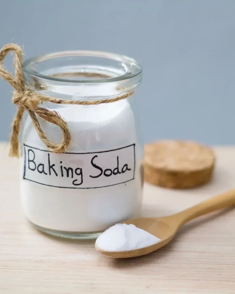 Baking soda giúp làm sạch bếp gas