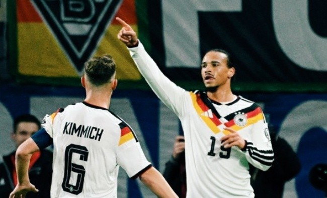 Sane lập cú đúp bàn thắng.