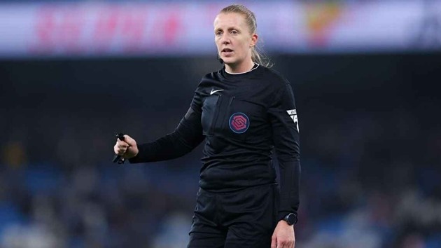 Lisa Benn, người đang vướng vào rắc rối kiện tụng với 