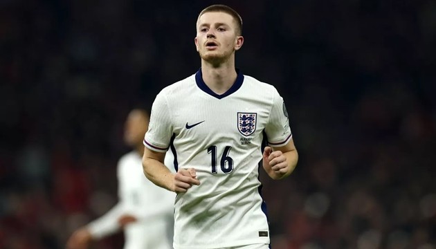 Adam Wharton là mục tiêu hàng đầu hàng tiền vệ Man United.