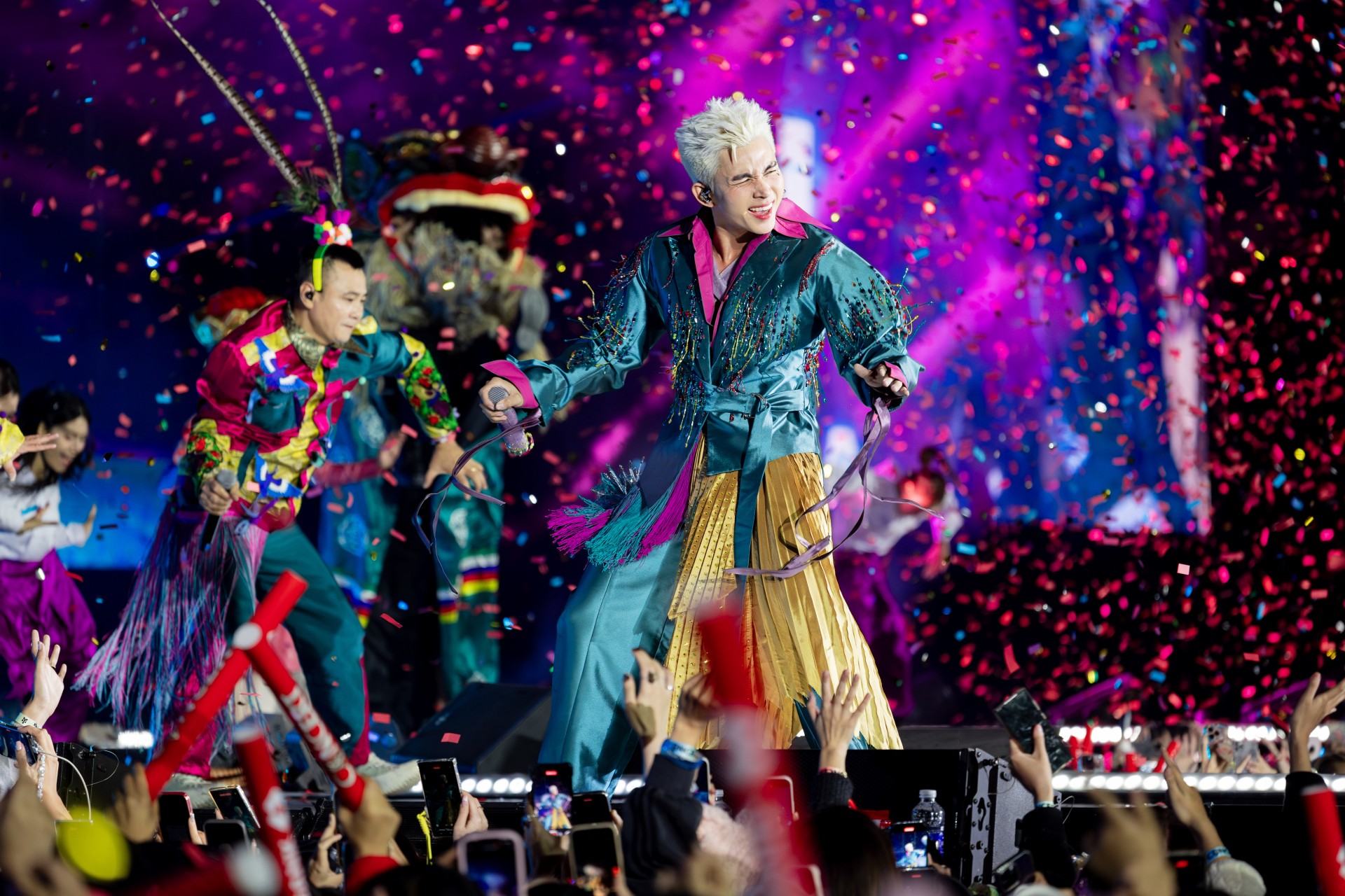 ANH TRAI VƯỢT NGÀN CHÔNG GAI