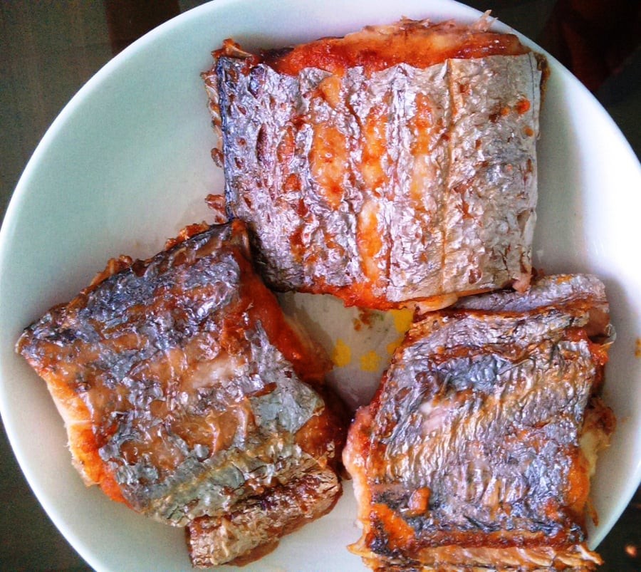 Một trong những ưu điểm nổi bật của cá hố là lượng DHA — axit béo đóng vai trò quan trọng trong cấu trúc não bộ