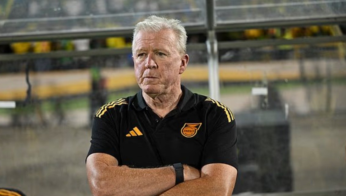 Cựu HLV tuyển Anh từ chức sau khi Jamaica đánh mất cơ hội dự World Cup.