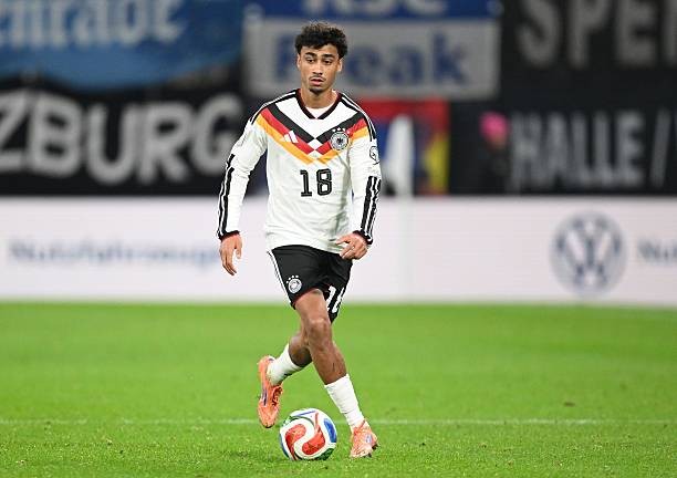 Nathaniel Brown lọt vào tầm ngắm của Arsenal. 