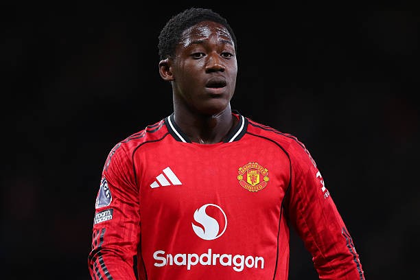 Kobbie Mainoo muốn rời Manchester United để có cơ hội thi đấu nhiều hơn.