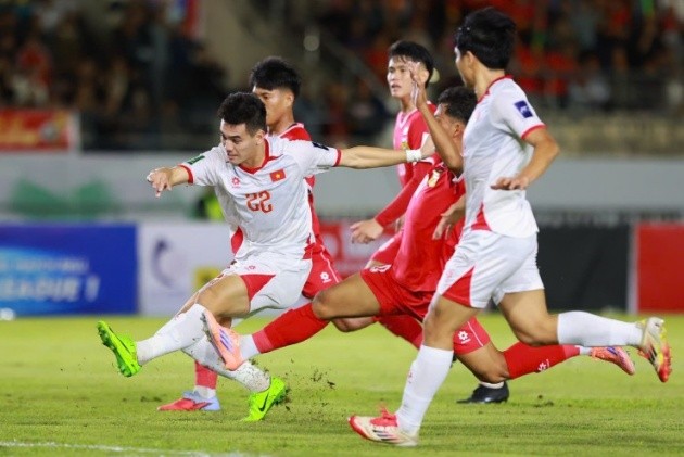 Tiến Linh thực sự mất điểm trước Lào.
