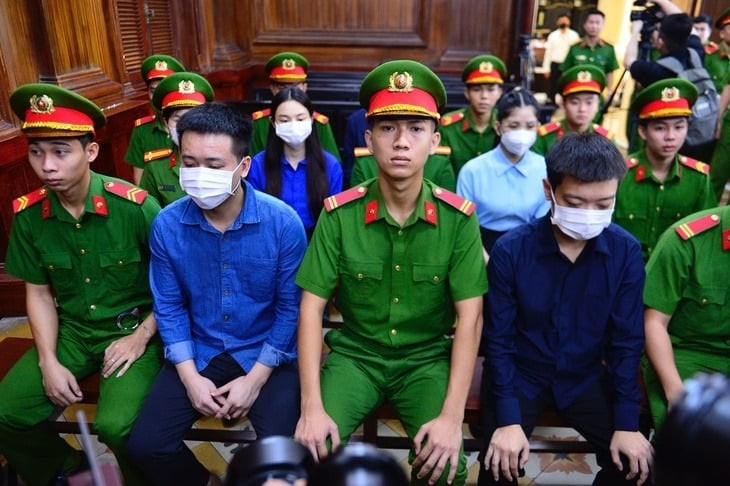 Quá trình sản xuất kẹo Kera của Công ty Asia cho thấy, các bị cáo Lê Tuấn Linh, Lê Thành Công, Nguyễn Thị Thái Hằng, Phạm Quang Linh và Nguyễn Thúc Thùy Tiên không kiểm tra, giám sát chất lượng sản phẩm.

