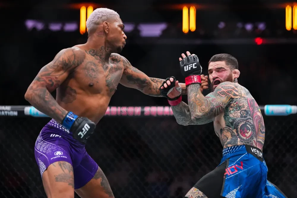 Sean Brady gục ngã trước Michael Morales tại UFC 322