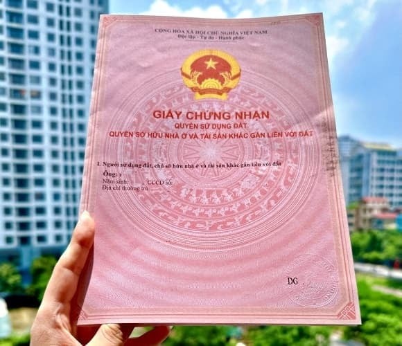 Theo đó, bảng giá đất do UBND cấp tỉnh ban hành sẽ có hiệu lực từ 1/1/2026 và phải tiệm cận với giá thị trường, được rà soát, điều chỉnh hằng năm theo tinh thần của Điều 158 và Điều 159.