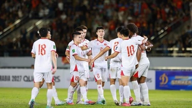 Việt Nam thắng nhọc nhằn Lào trên sân khách.