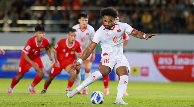 Chỉ Xuân Son là không đủ với tuyển Việt Nam.